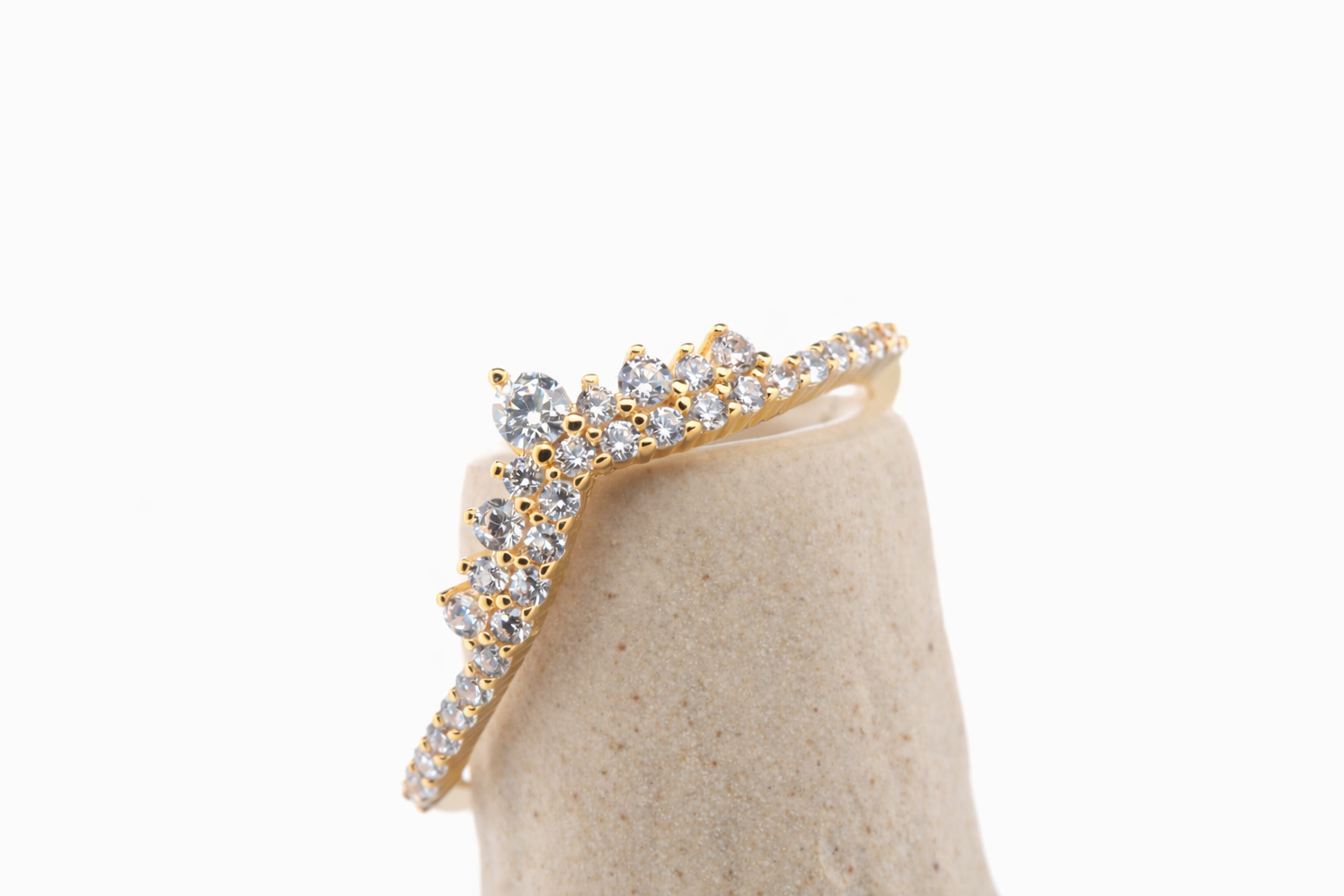 Valeris Crystal ring