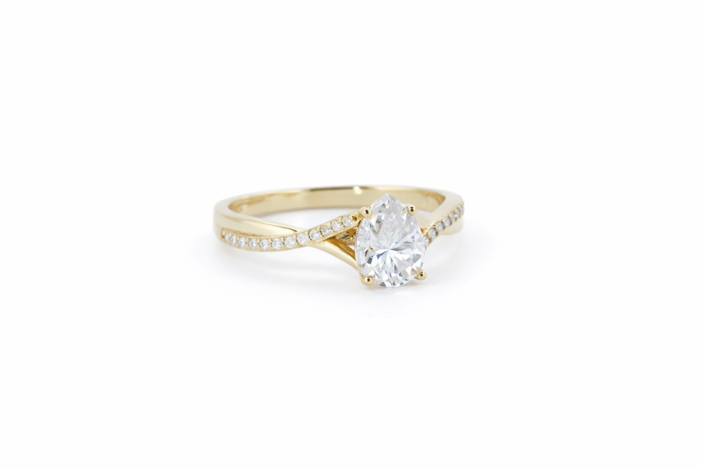 Noiré moissanit ring