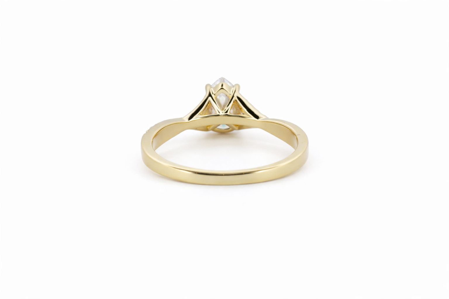 Noiré moissanit ring