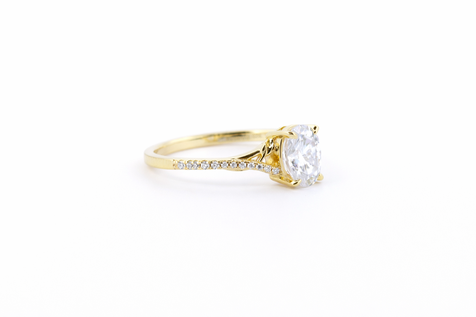 Virelle moissanit ring
