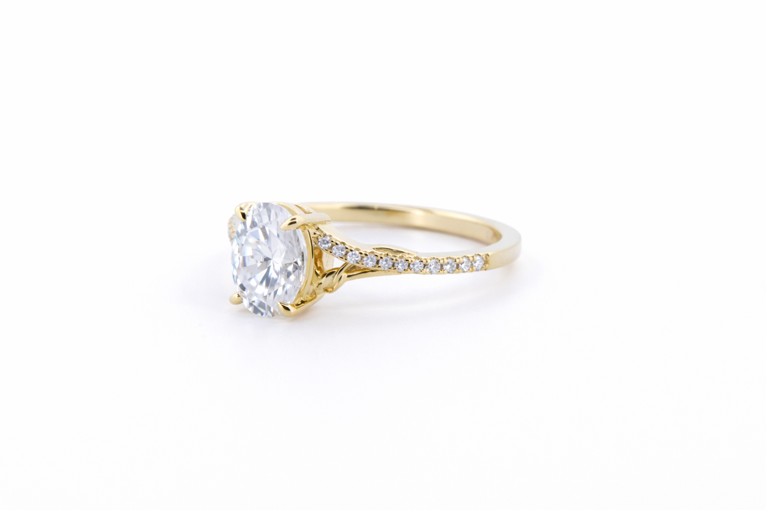 Virelle moissanit ring