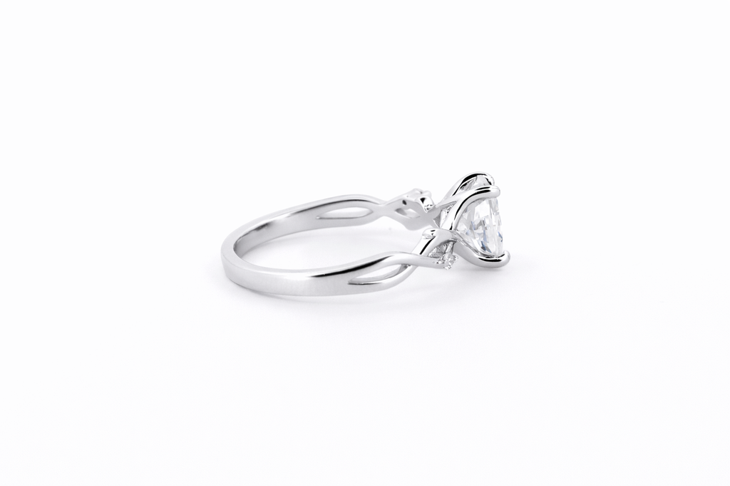 Mireya moissanit ring