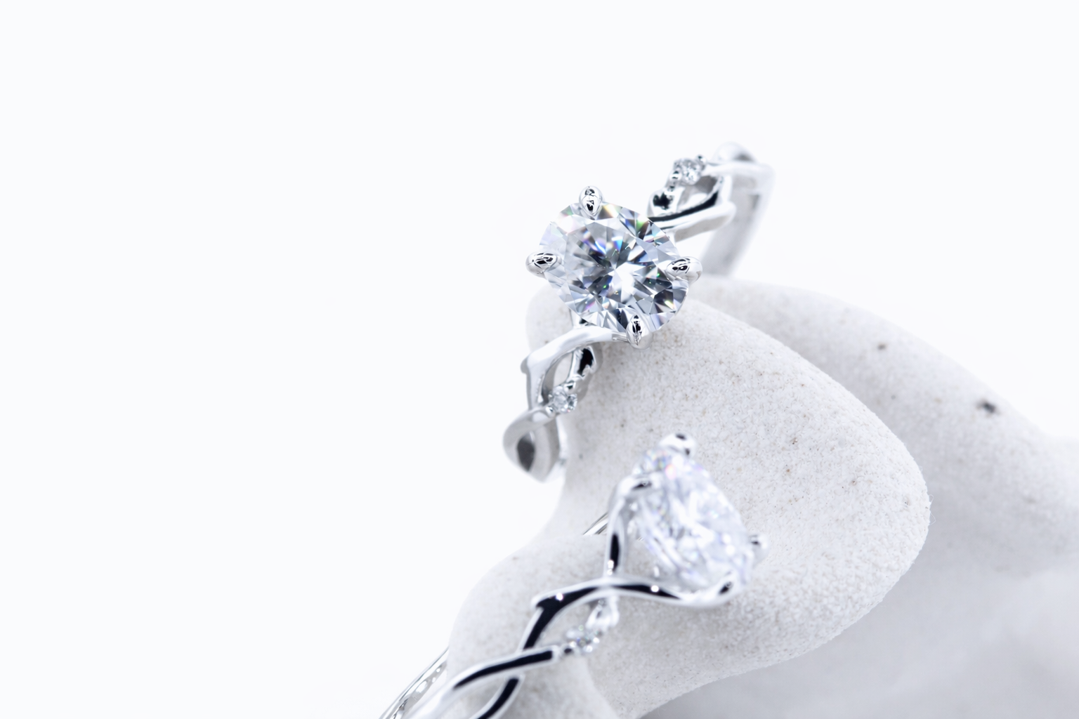 Mireya moissanit ring