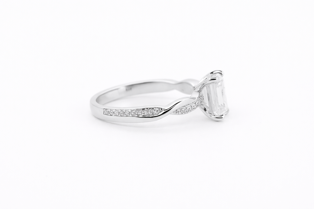 Iris moissanit ring