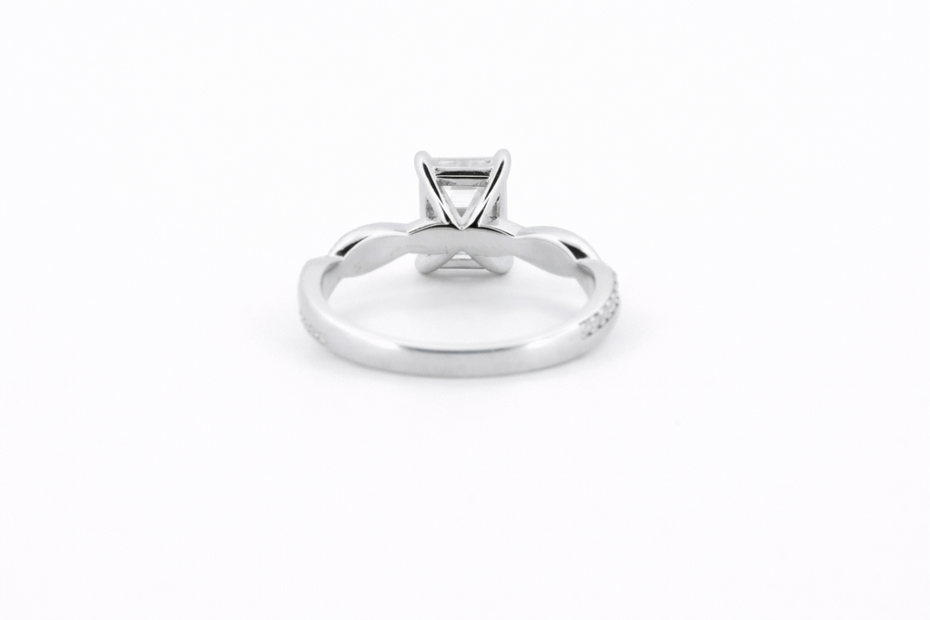Iris moissanit ring