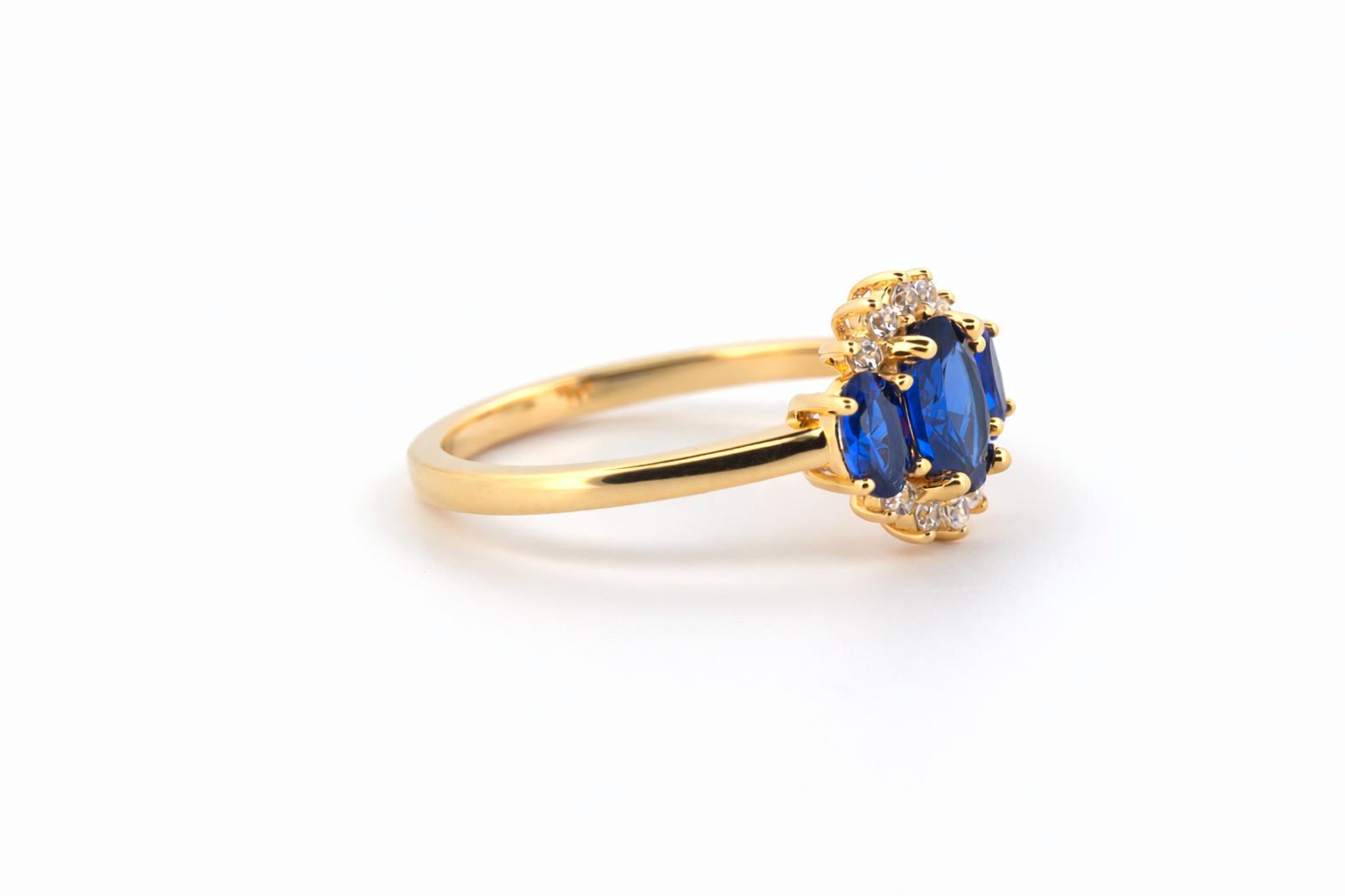Saphira Crystal ring