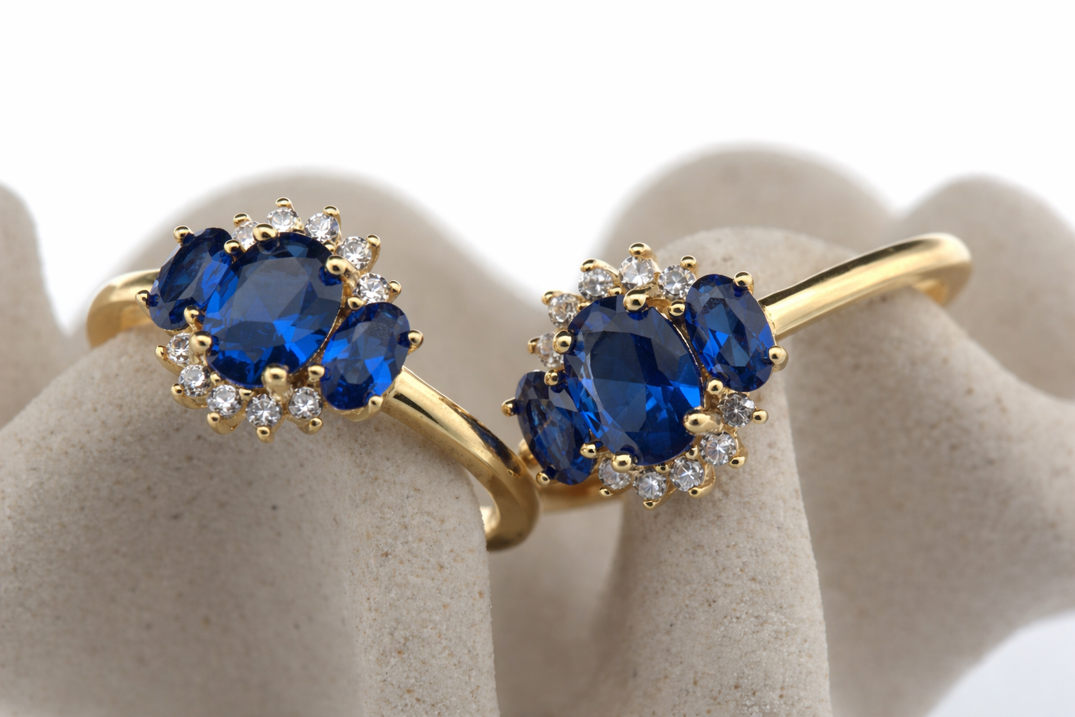 Saphira Crystal ring