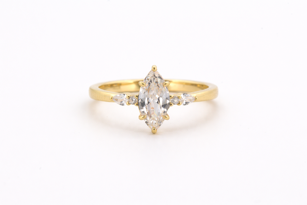Elysia Crystal ring