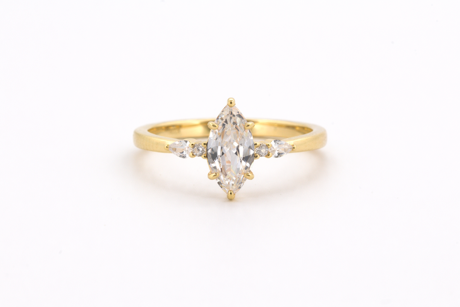 Elysia Crystal ring
