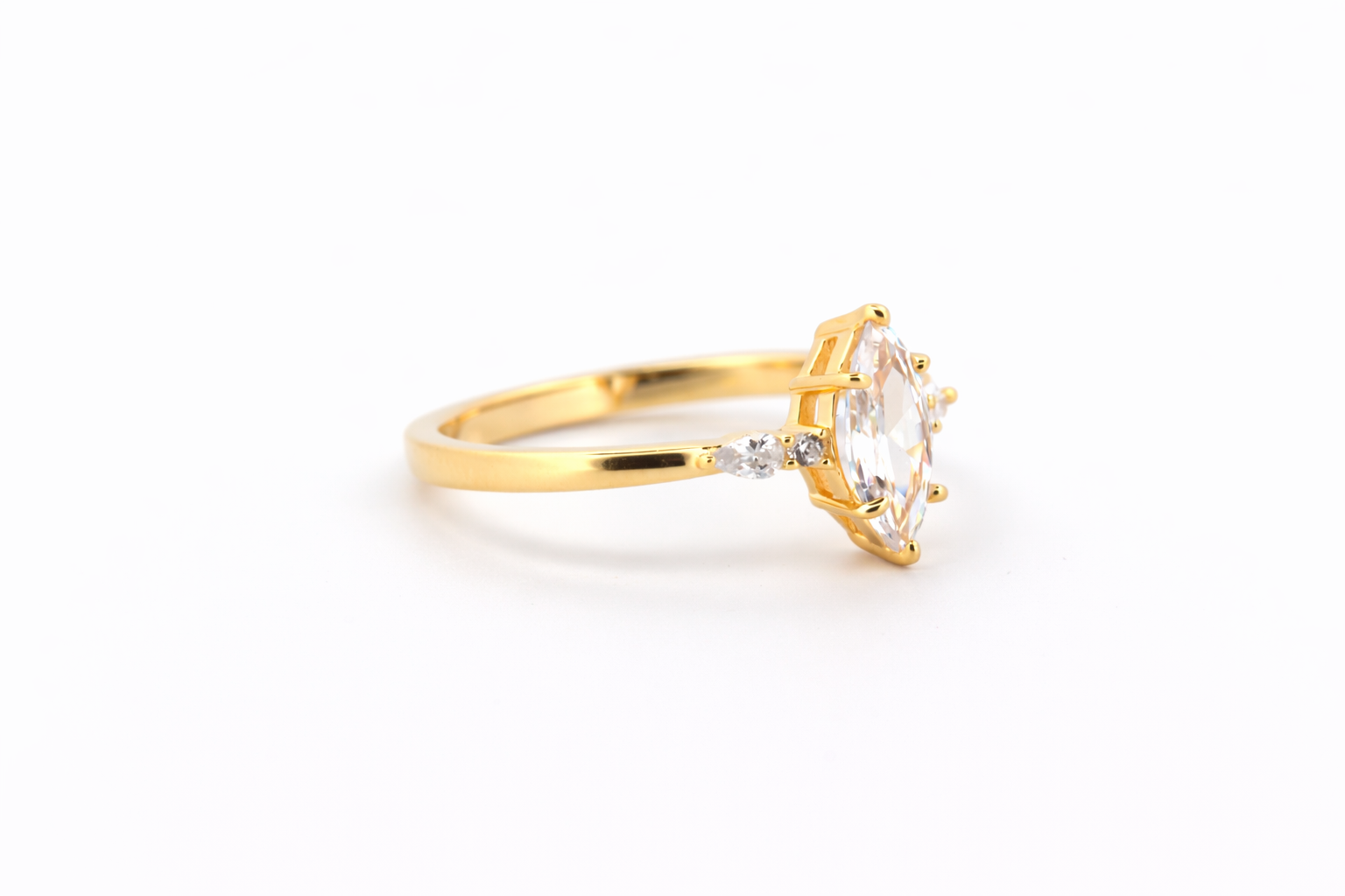 Elysia Crystal ring