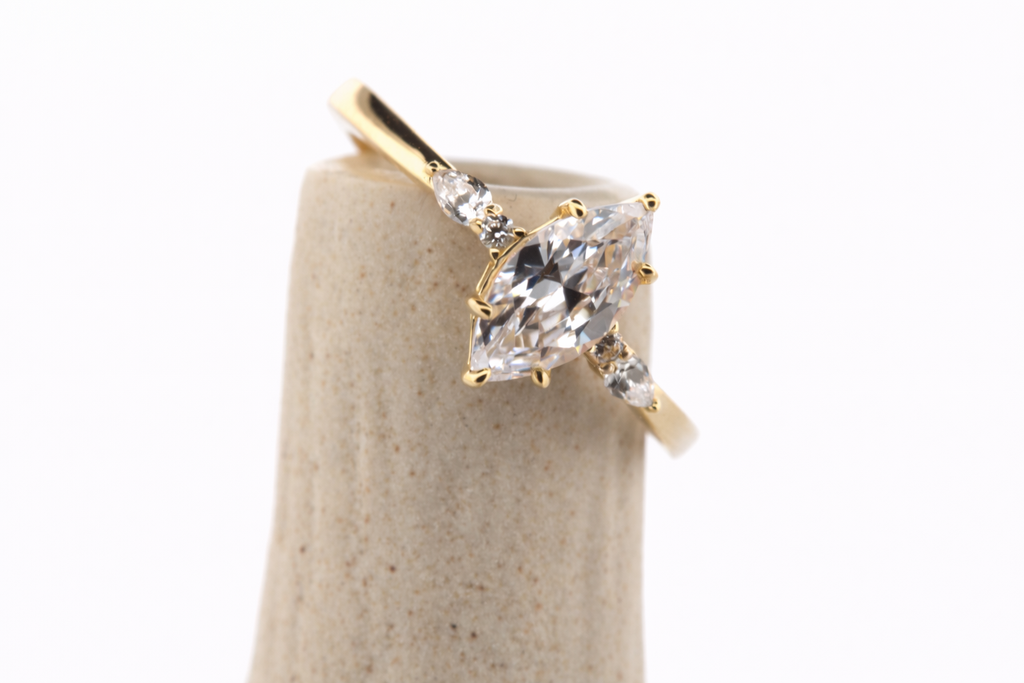 Elysia Crystal ring