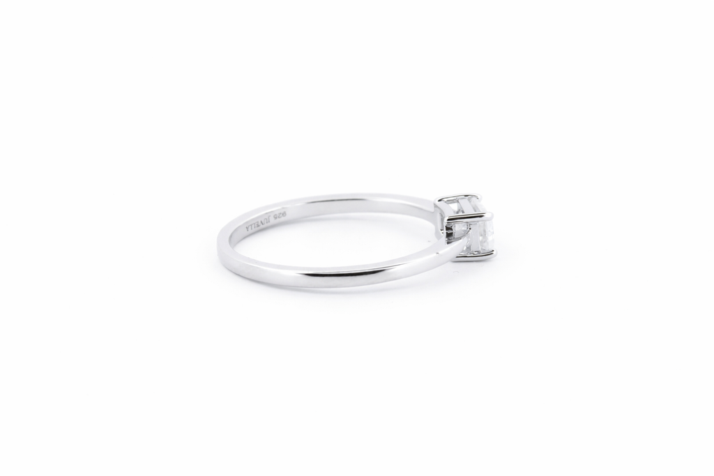 Axis moissanit ring