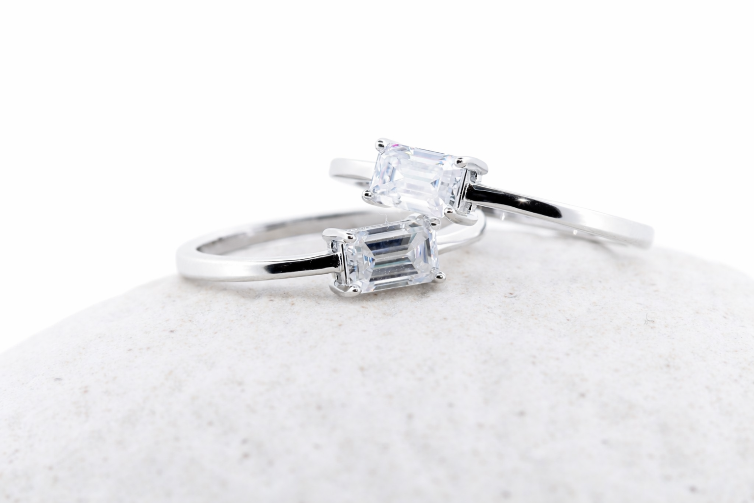 Axis moissanit ring