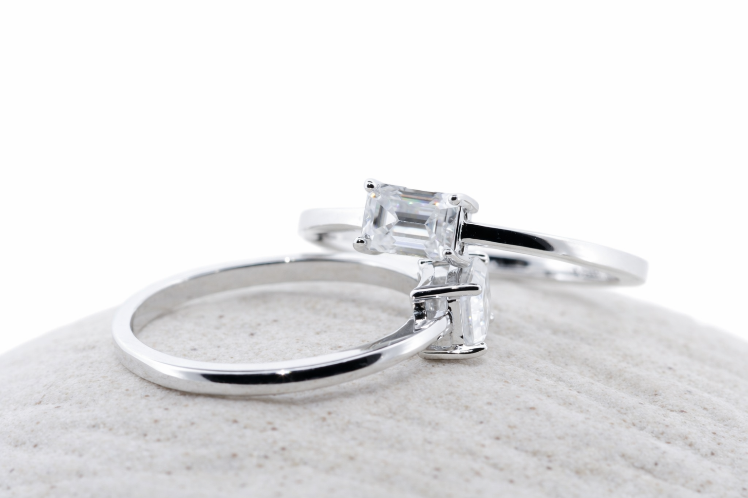 Axis moissanit ring