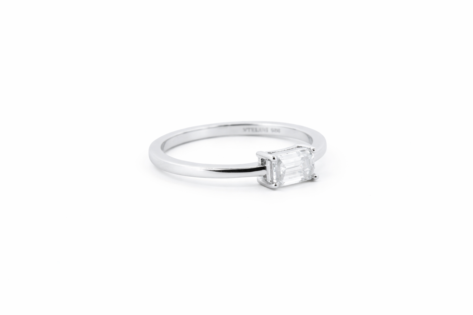Axis moissanit ring