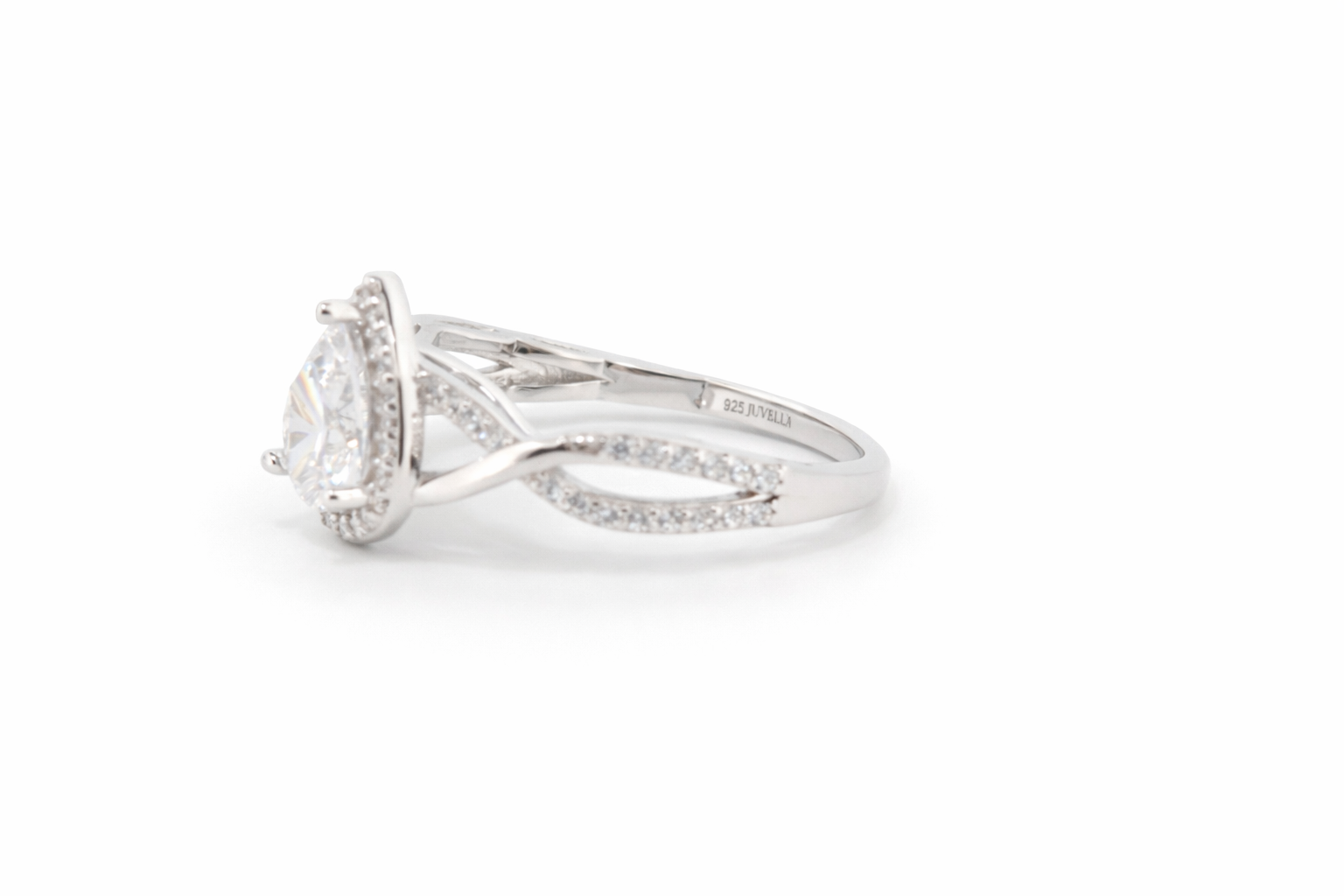 Lumi Crystal ring