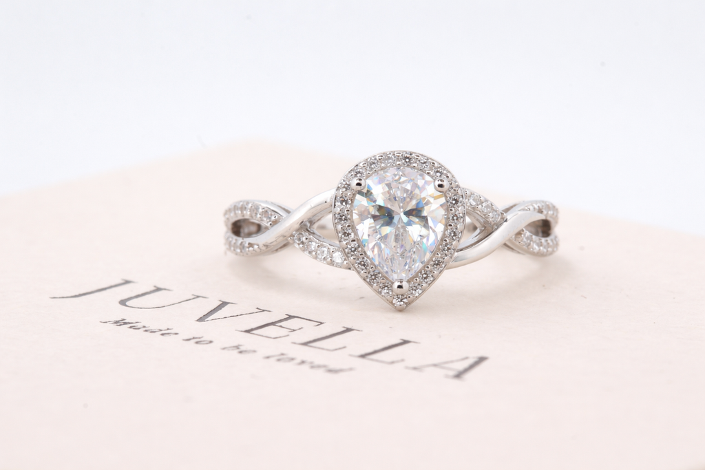 Lumi Crystal ring