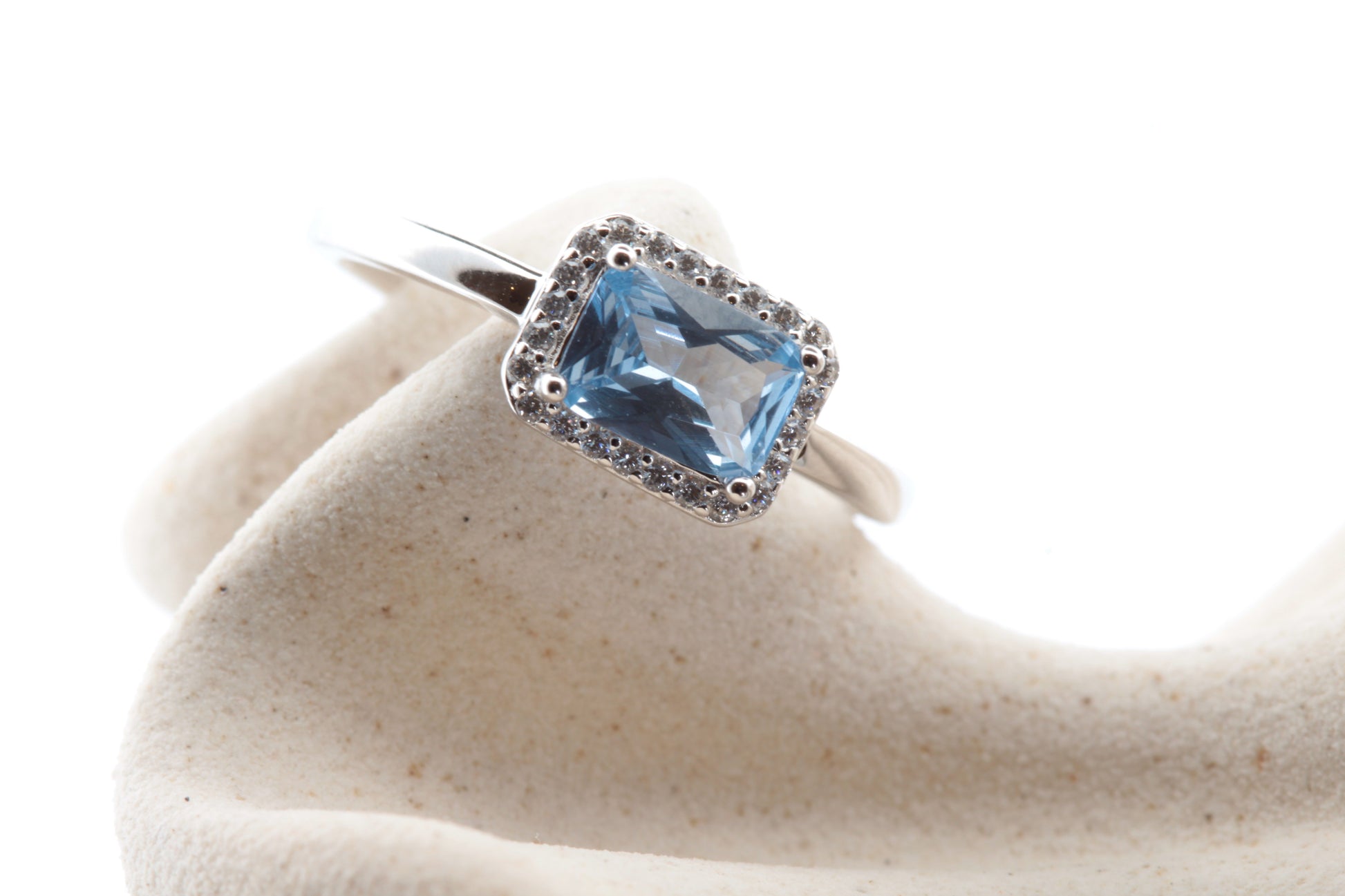Aveline Crystal ring