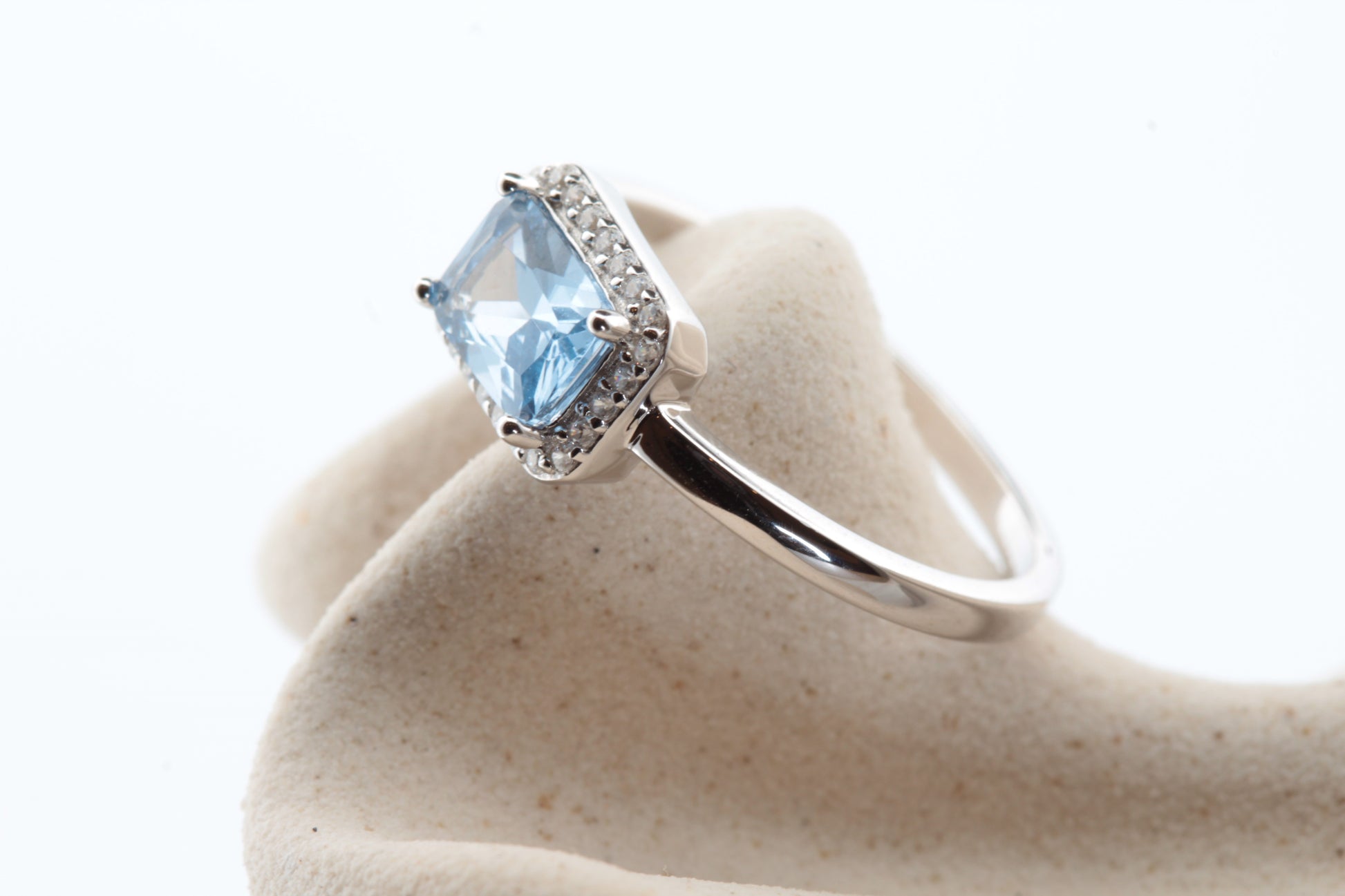 Aveline Crystal ring
